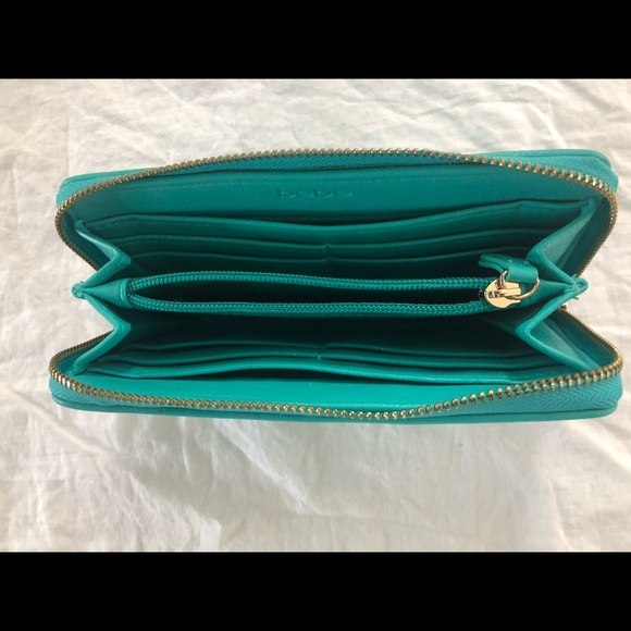 BEBE WALLET - Picture 2 of 2